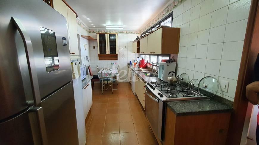 COZINHA de Apartamento à venda, Padrão com 156 m², 4 quartos e 2 vagas em Vila Nova Conceição - São Paulo