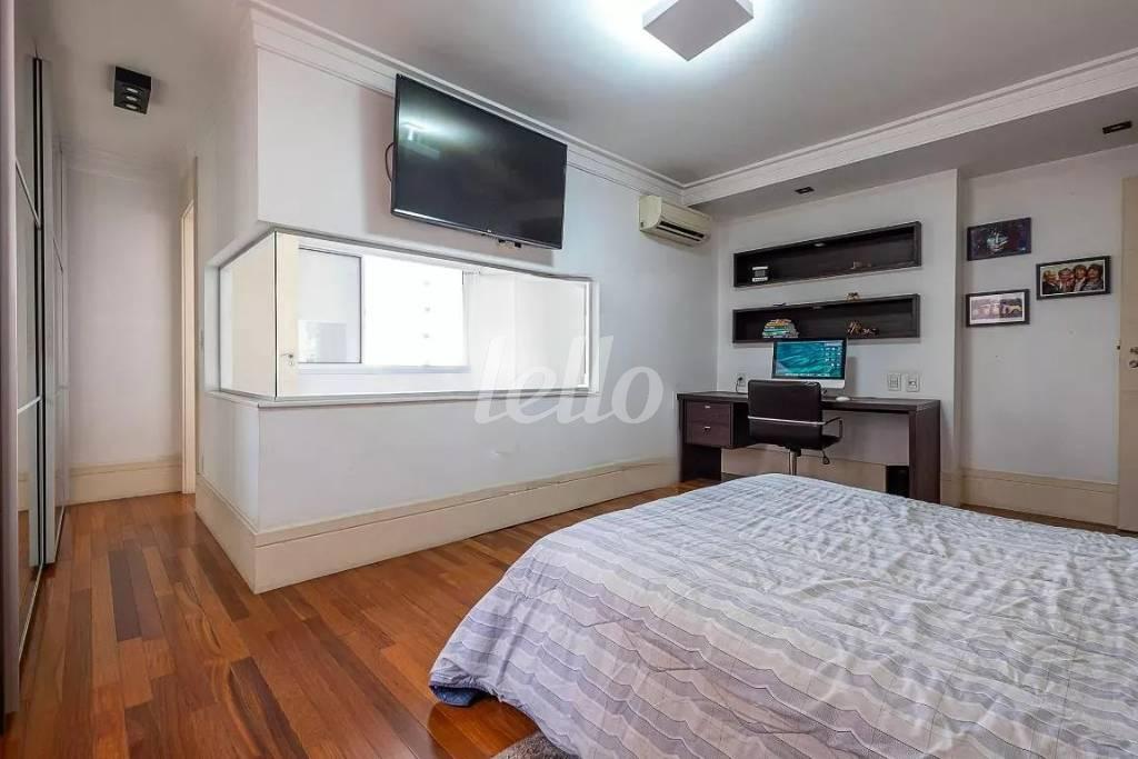SUITE de Apartamento para alugar, Padrão com 124 m², 2 quartos e 2 vagas em Cerqueira César - São Paulo