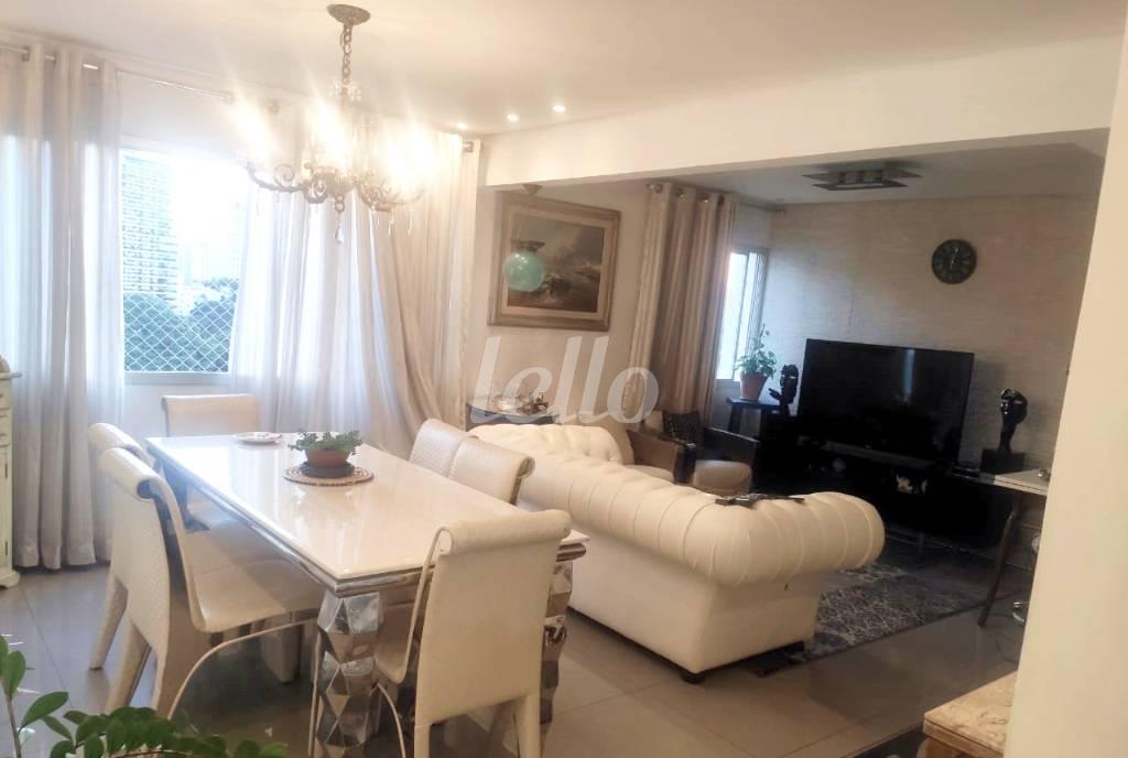 SALA de Apartamento à venda, Padrão com 81 m², 3 quartos e 2 vagas em Santana - São Paulo