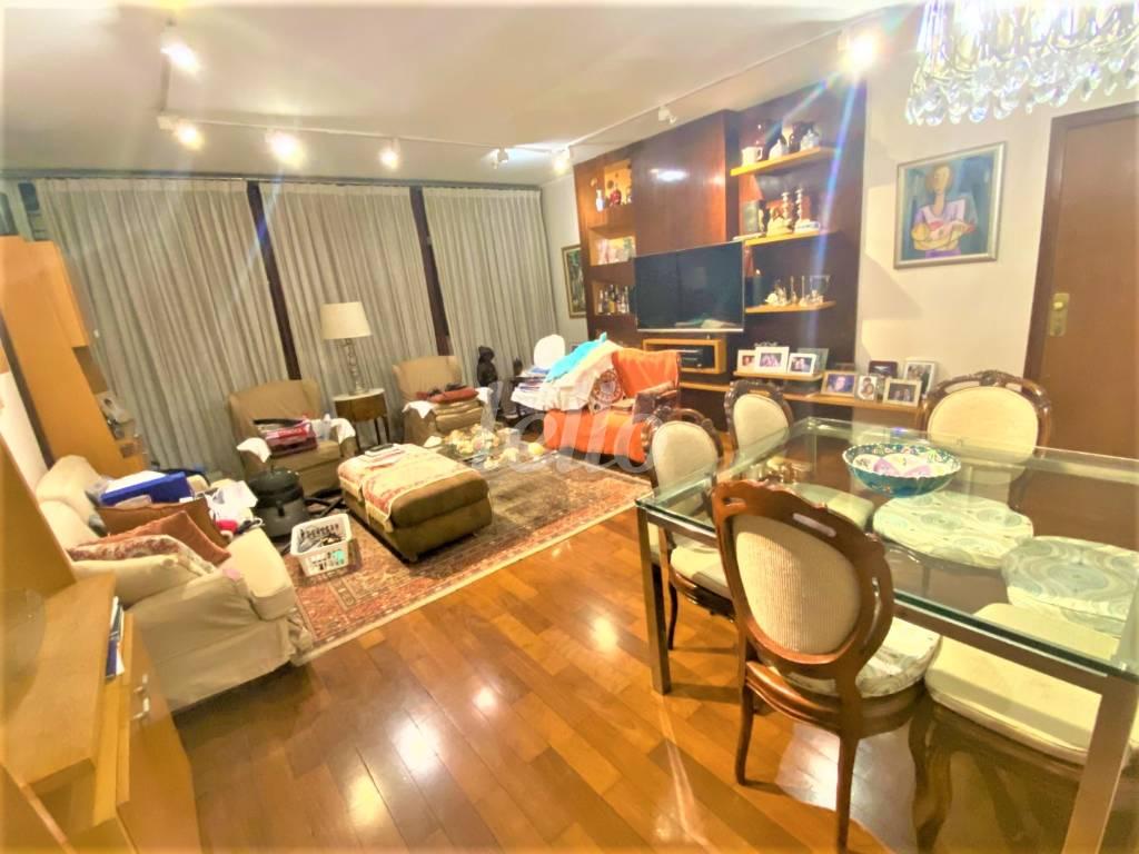 SALA de Apartamento à venda, Padrão com 110 m², 2 quartos e 1 vaga em Jardim Paulista - São Paulo