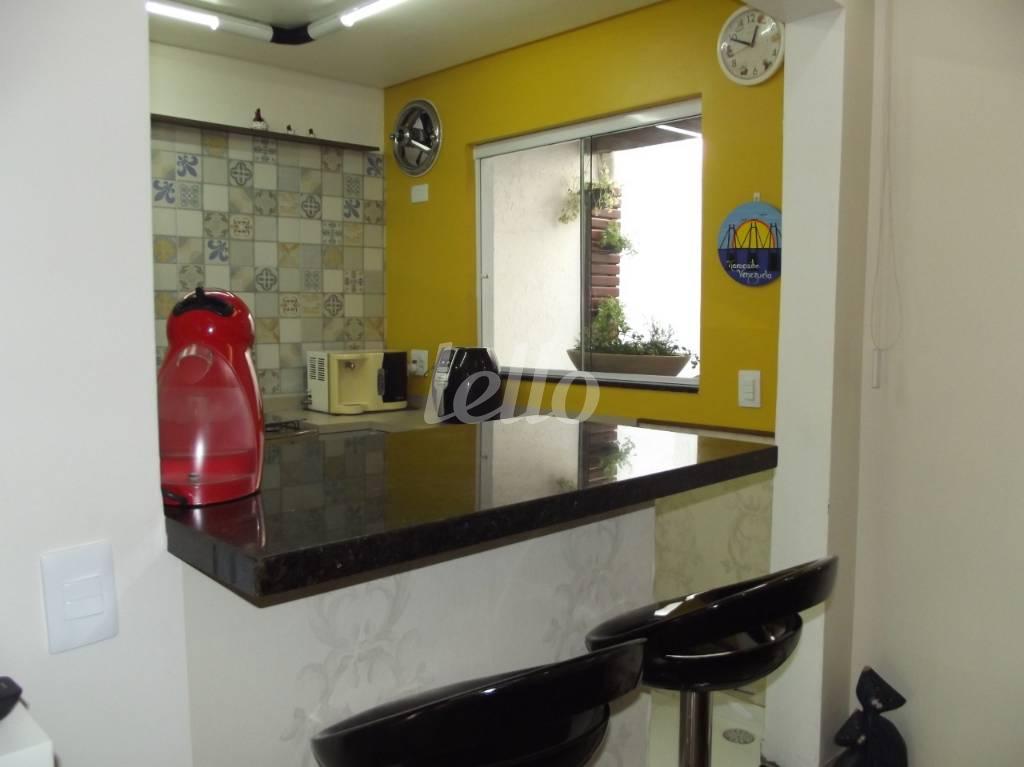 COZINHA AMERICANA de Casa à venda, em condomínio - sobrado com 120 m², 2 quartos e 2 vagas em Utinga - Santo André