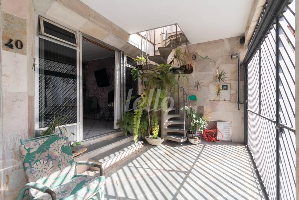 GARAGEM de Casa à venda, térrea com 139 m², 2 quartos e 2 vagas em Parque da Mooca - São Paulo