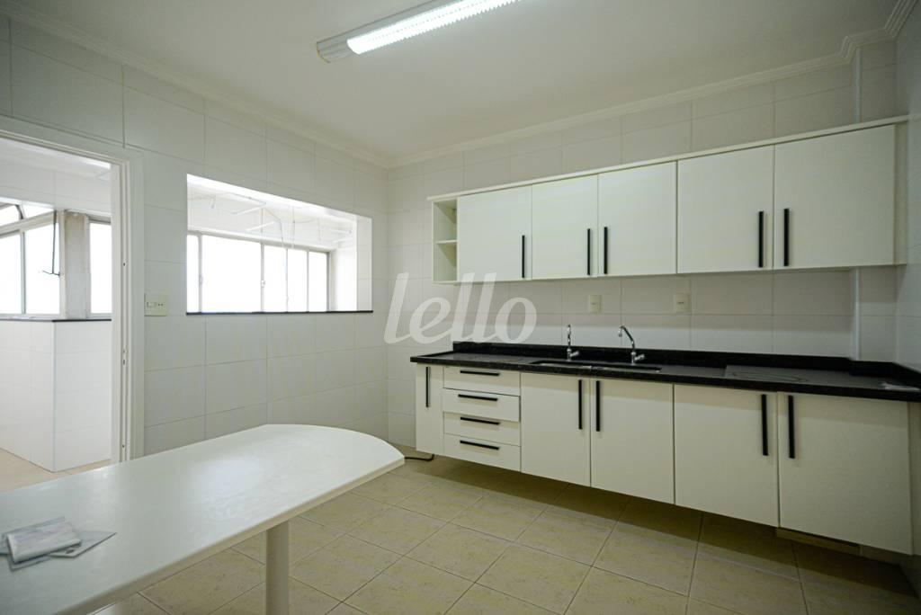 COZINHA de Apartamento à venda, Padrão com 144 m², 3 quartos e 1 vaga em Jardins - São Paulo