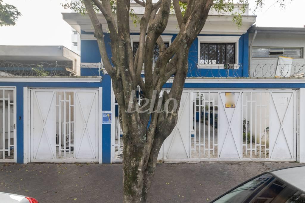 FACHADA de Casa à venda, sobrado com 810 m², 4 quartos e 3 vagas em Vila Mariana - São Paulo