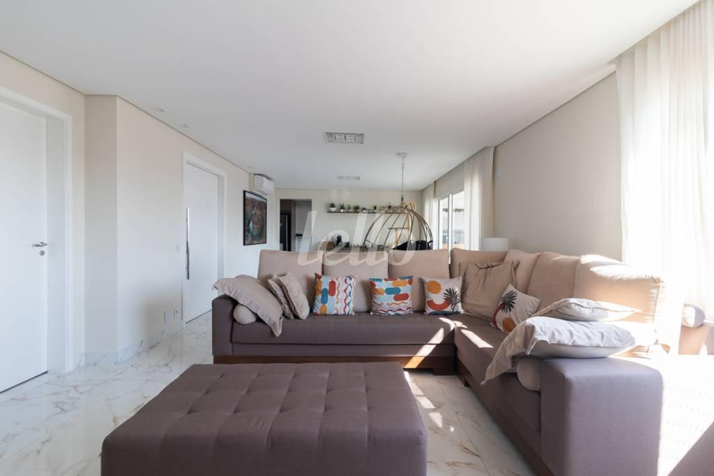 SALA PARA DOIS AMBIENTES de Apartamento à venda, Padrão com 204 m², 4 quartos e 3 vagas em Vila Gomes Cardim - São Paulo