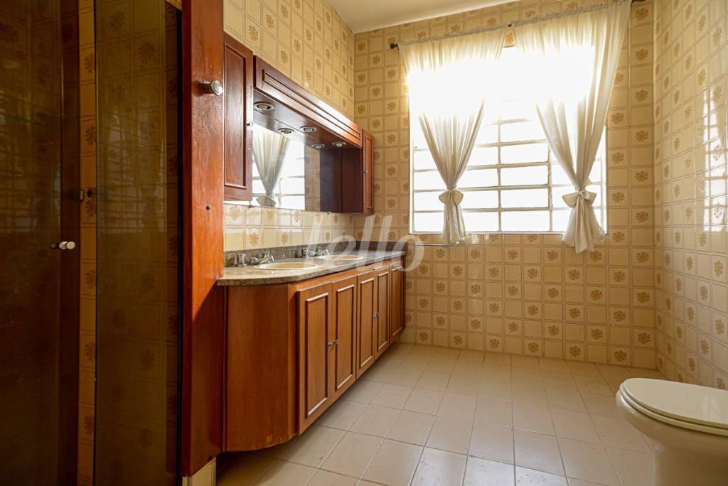 BANHEIRO de Apartamento à venda, Padrão com 245 m², 4 quartos e 2 vagas em Santa Cecília - São Paulo