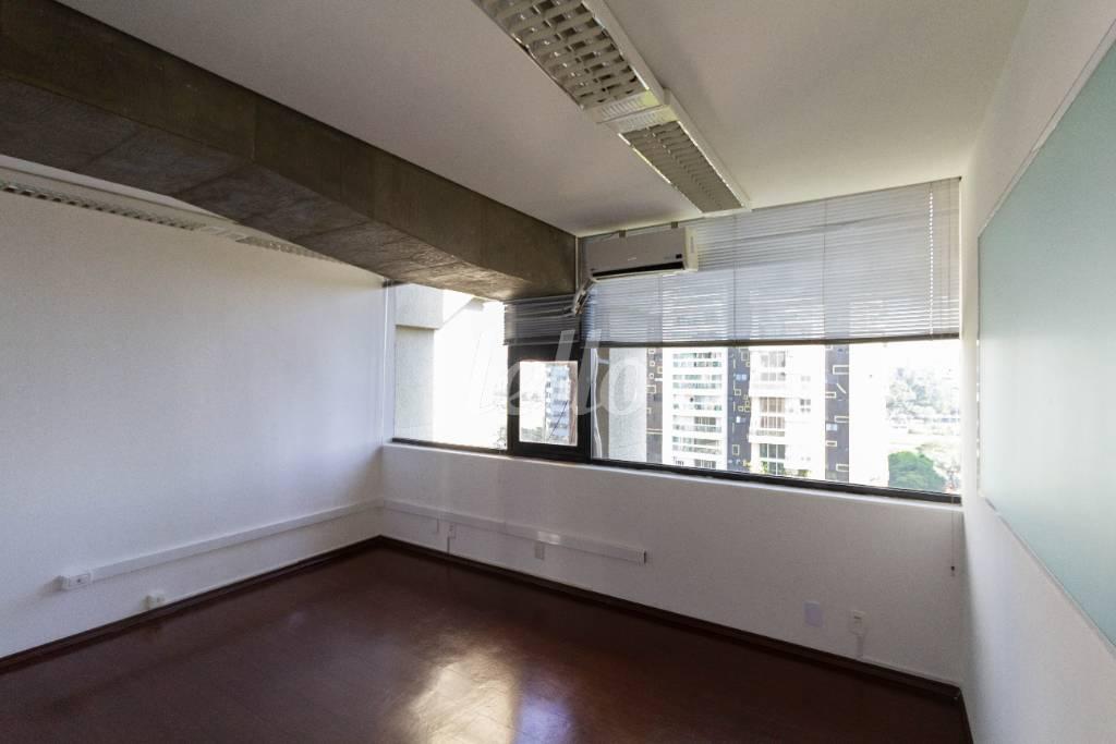 SALA 7 de Sala / Conjunto para alugar, Padrão com 212 m², e 3 vagas em Cidade Monções - São Paulo