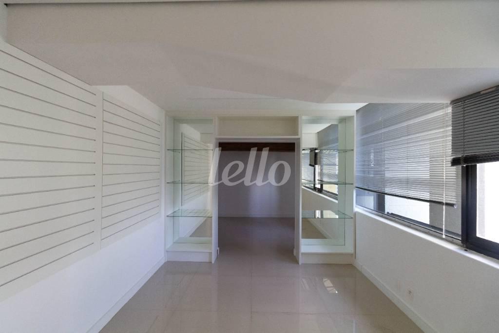 SALA 2 de Sala / Conjunto para alugar, Padrão com 212 m², e 3 vagas em Cidade Monções - São Paulo