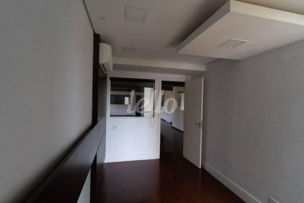 SALA 5 de Sala / Conjunto para alugar, Padrão com 212 m², e 3 vagas em Cidade Monções - São Paulo