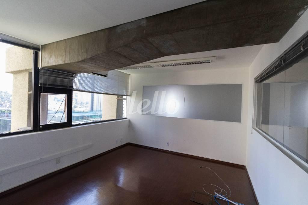 SALA 7 de Sala / Conjunto para alugar, Padrão com 212 m², e 3 vagas em Cidade Monções - São Paulo