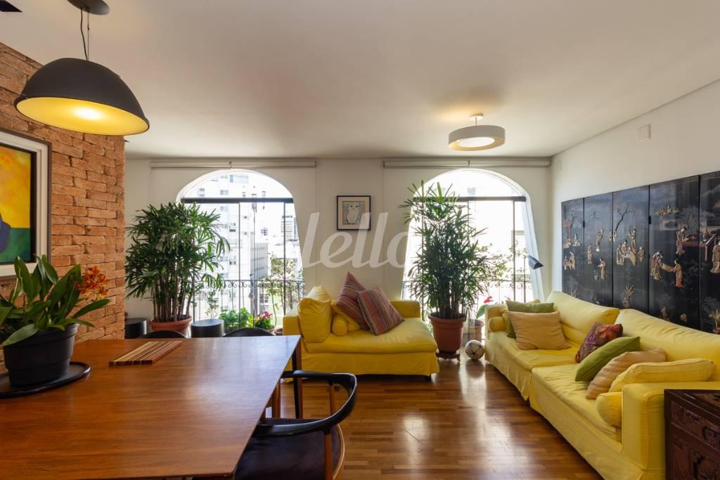 SALA de Apartamento à venda, Padrão com 92 m², 2 quartos e 1 vaga em Jardim Paulista - São Paulo