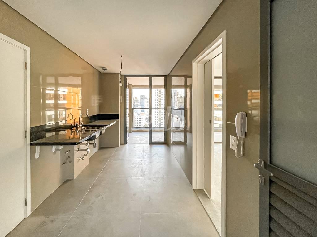 COZINHA de Apartamento à venda, Padrão com 154 m², 3 quartos e 2 vagas em Vila Nova Conceição - São Paulo