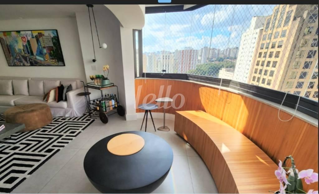 VARANDA de Apartamento à venda, Padrão com 146 m², 3 quartos e 2 vagas em Vila Clementino - São Paulo