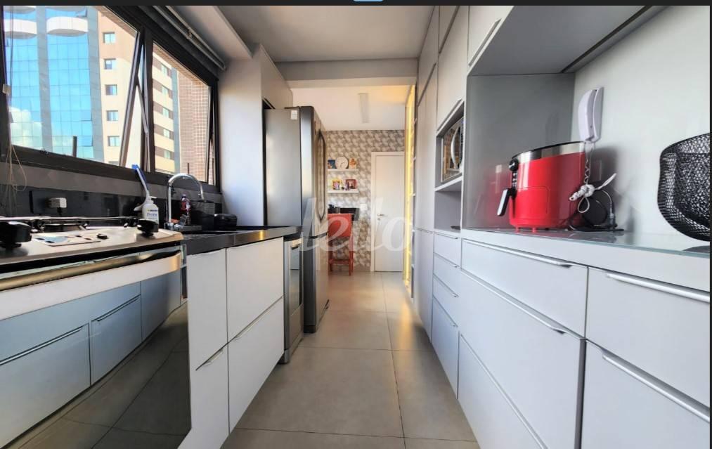 COZINHA de Apartamento à venda, Padrão com 146 m², 3 quartos e 2 vagas em Vila Clementino - São Paulo
