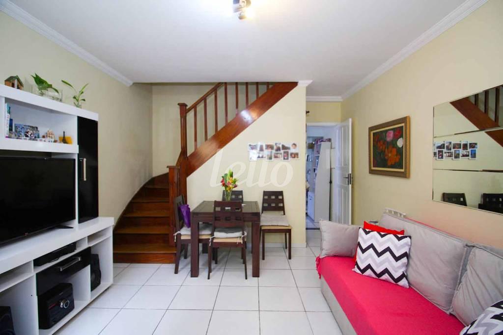 SALA de Casa para alugar, sobrado com 105 m², 4 quartos e 1 vaga em Mirandopolis - São Paulo