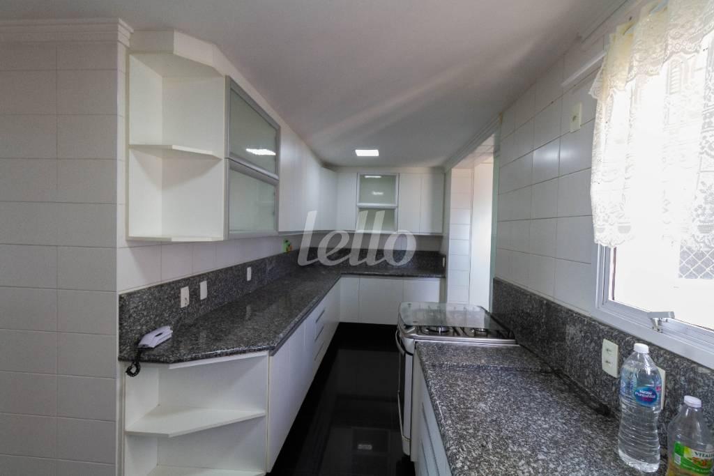 COZINHA de Apartamento para alugar, Padrão com 154 m², 3 quartos e 3 vagas em Parque Colonial - São Paulo