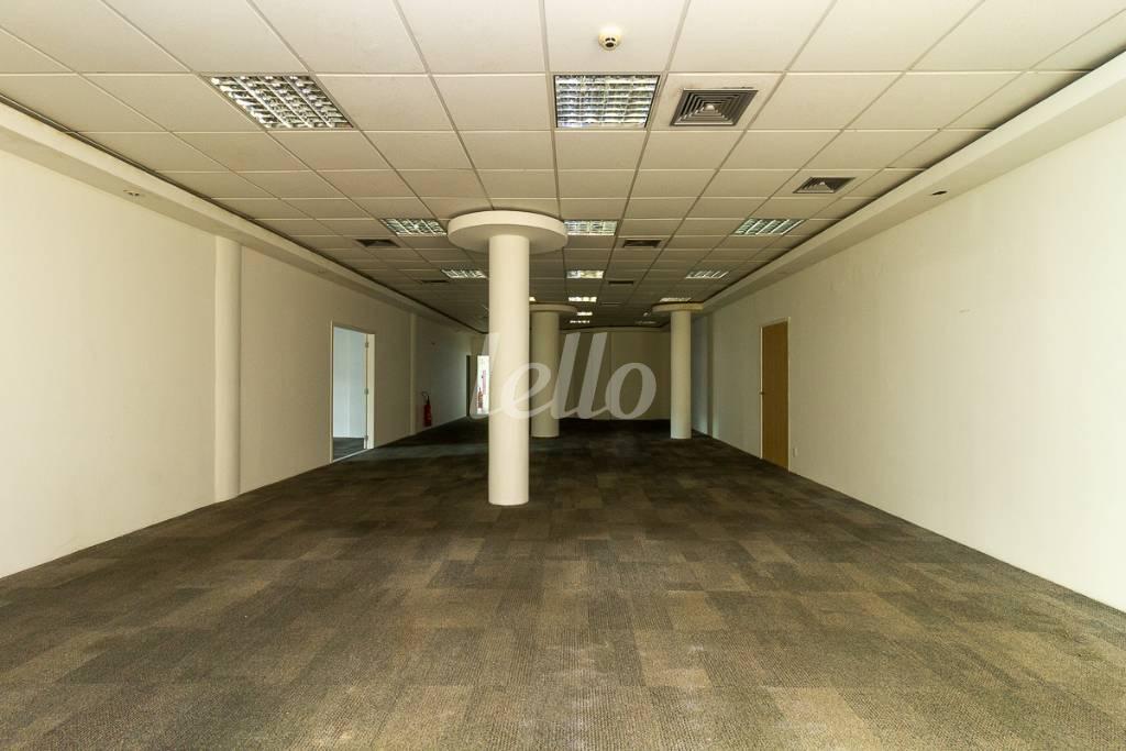 SALA 3 de Sala / Conjunto para alugar, Padrão com 2165 m², e em República - São Paulo