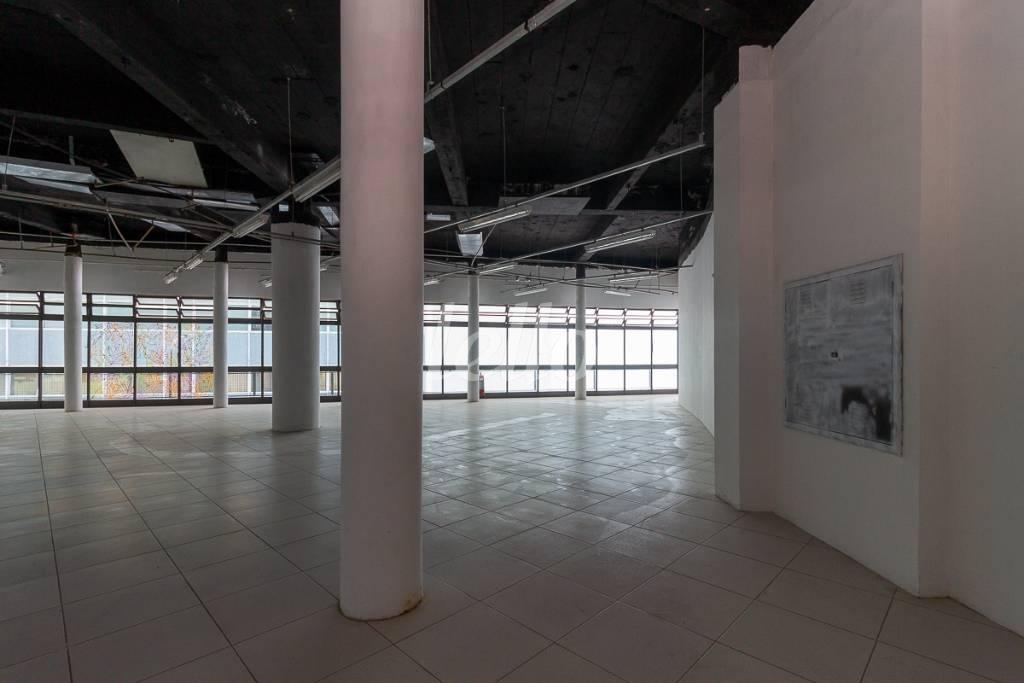 SALA 2 de Sala / Conjunto para alugar, Padrão com 2165 m², e em República - São Paulo