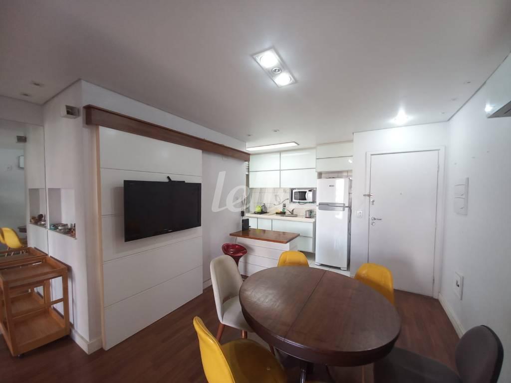 SALA de Apartamento à venda, Padrão com 60 m², 2 quartos e 1 vaga em Pinheiros - São Paulo