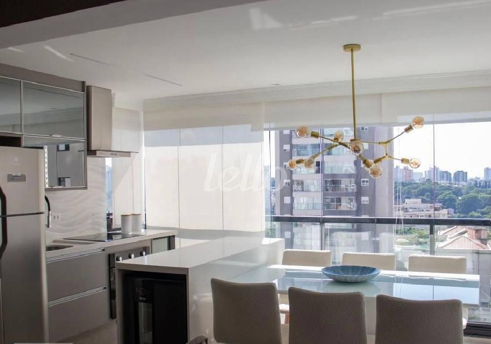 VARANDA GOURMET de Apartamento à venda, Padrão com 49 m², 1 quarto e 1 vaga em Vila Mariana - São Paulo