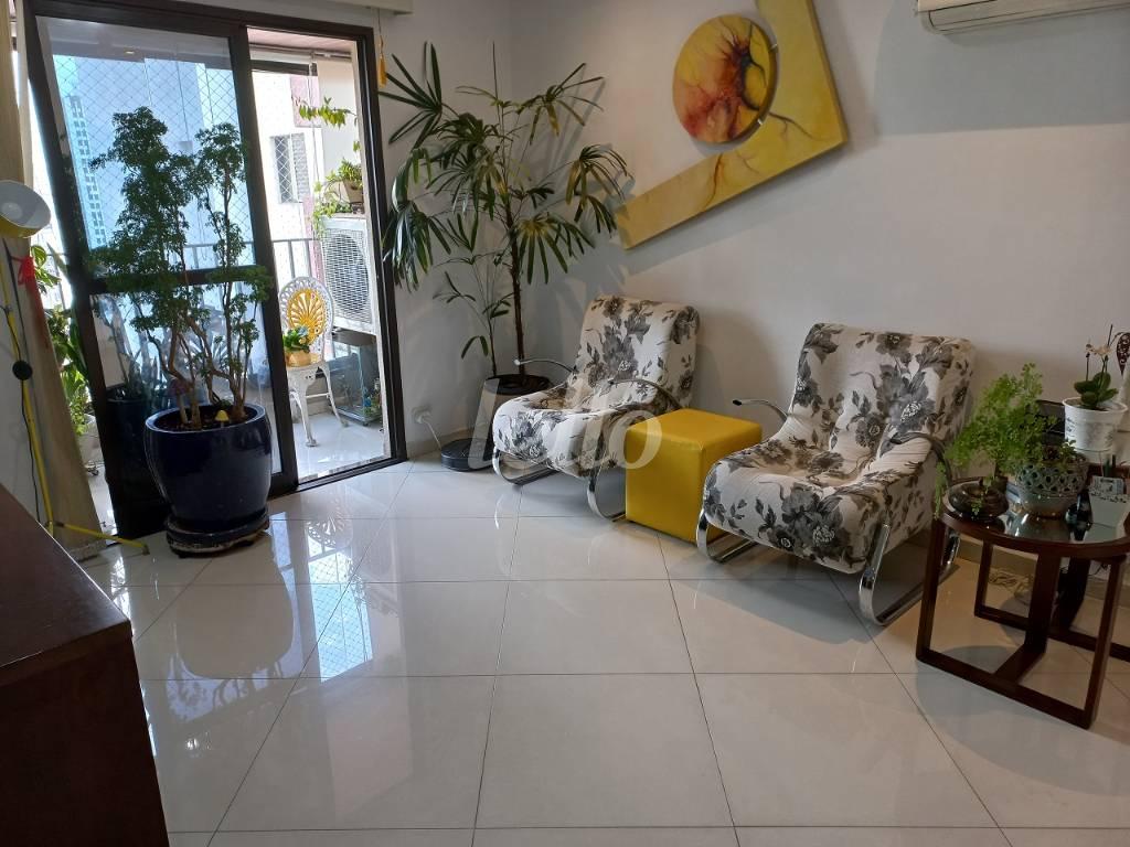 SALA DOIS AMBIENTES de Apartamento à venda, Padrão com 92 m², 3 quartos e 2 vagas em Vila Paiva - São Paulo