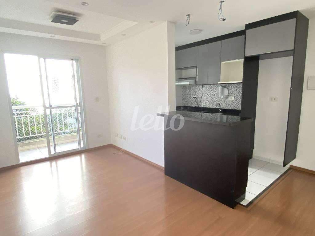 SALA de Apartamento à venda, Padrão com 56 m², 3 quartos e 1 vaga em Vila Amália(zona Norte) - São Paulo