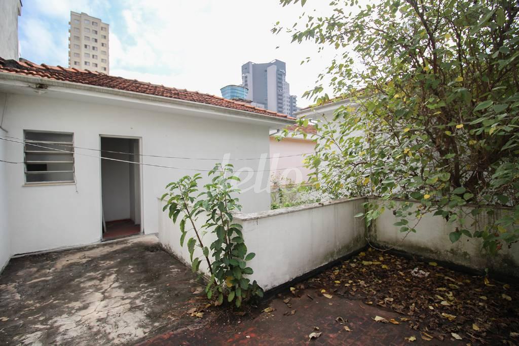 EDICULA de Casa para alugar, sobrado com 530 m², e 8 vagas em Vila Dom Pedro I - São Paulo