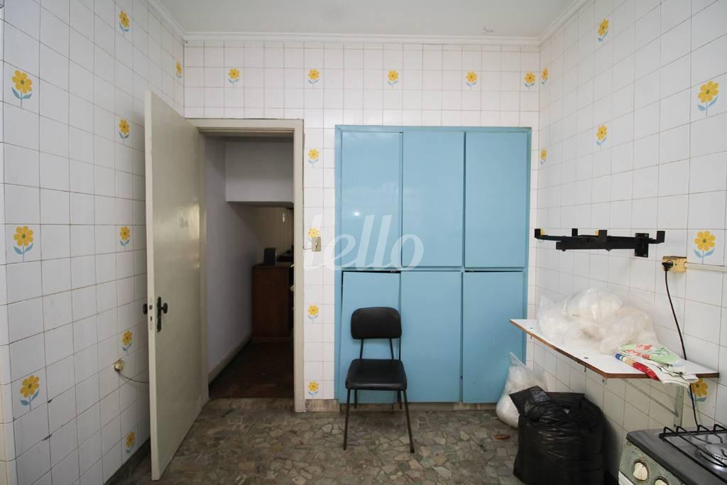 COZINHA de Casa para alugar, sobrado com 530 m², e 8 vagas em Vila Dom Pedro I - São Paulo