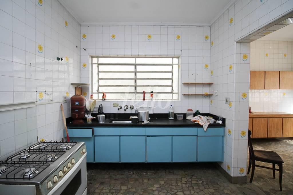 COZINHA de Casa para alugar, sobrado com 530 m², e 8 vagas em Vila Dom Pedro I - São Paulo