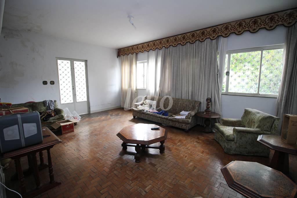 SALA de Casa para alugar, sobrado com 530 m², e 8 vagas em Vila Dom Pedro I - São Paulo