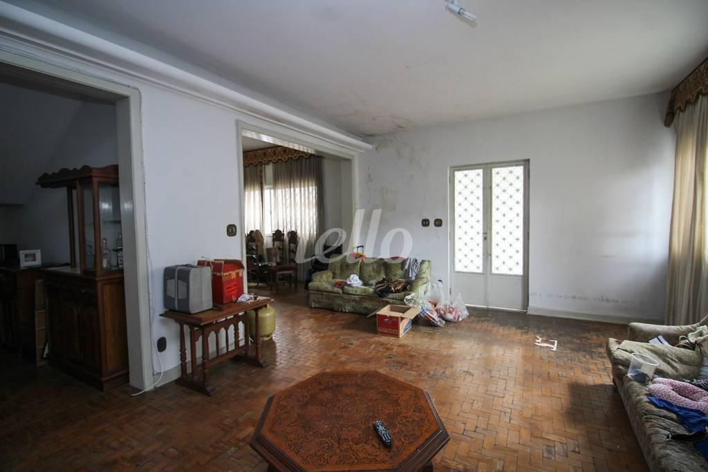 SALA de Casa para alugar, sobrado com 530 m², e 8 vagas em Vila Dom Pedro I - São Paulo