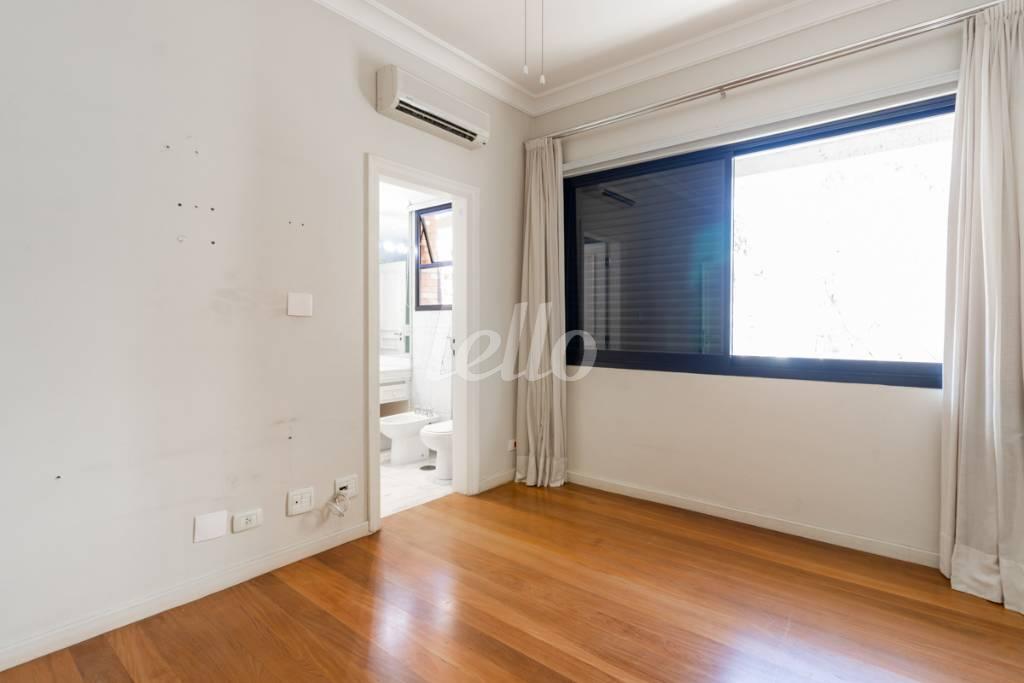 SUITE 2 de Apartamento para alugar, Padrão com 285 m², 6 quartos e 4 vagas em Chácara Itaim - São Paulo