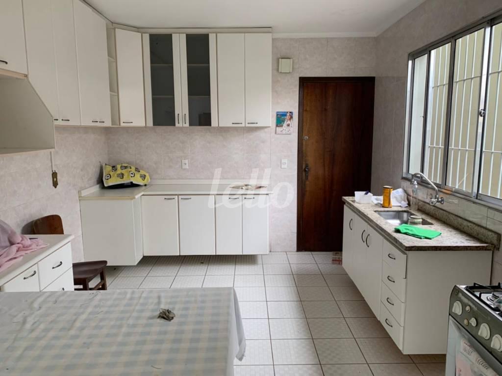 COZINHA 1 de Casa à venda, sobrado com 210 m², 4 quartos e 9 vagas em Vila Mazzei - São Paulo