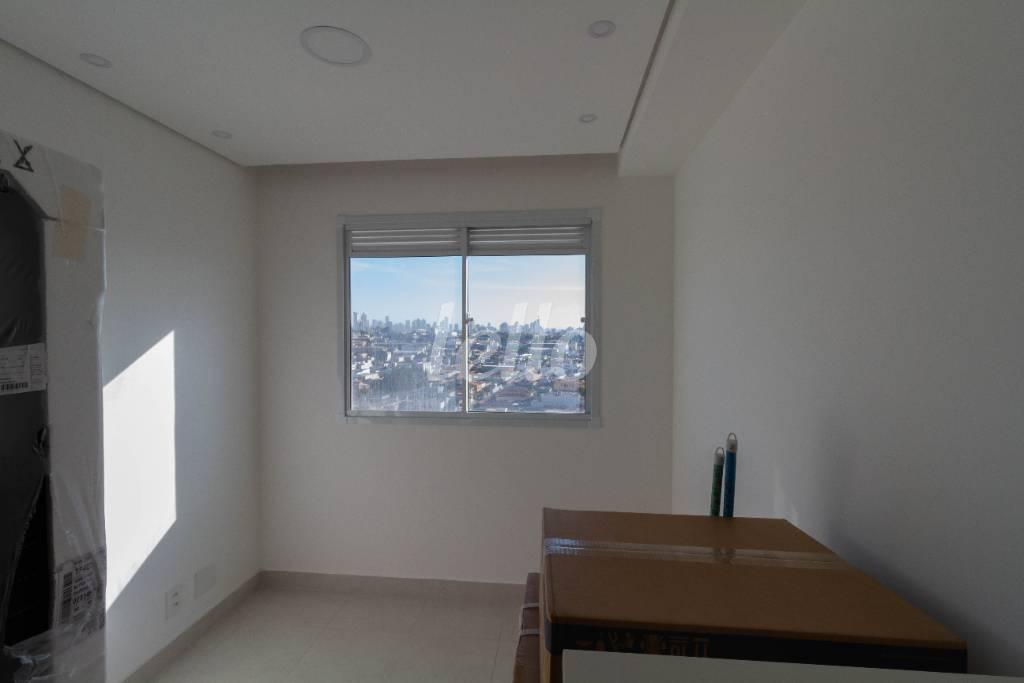SALA de Apartamento para alugar, Padrão com 28 m², 1 quarto e em Vila Ema - São Paulo
