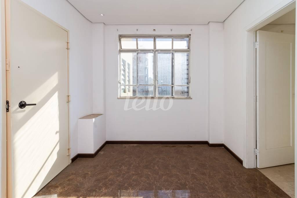 SALA de Sala / Conjunto para alugar, Padrão com 10 m², e em Centro - São Paulo