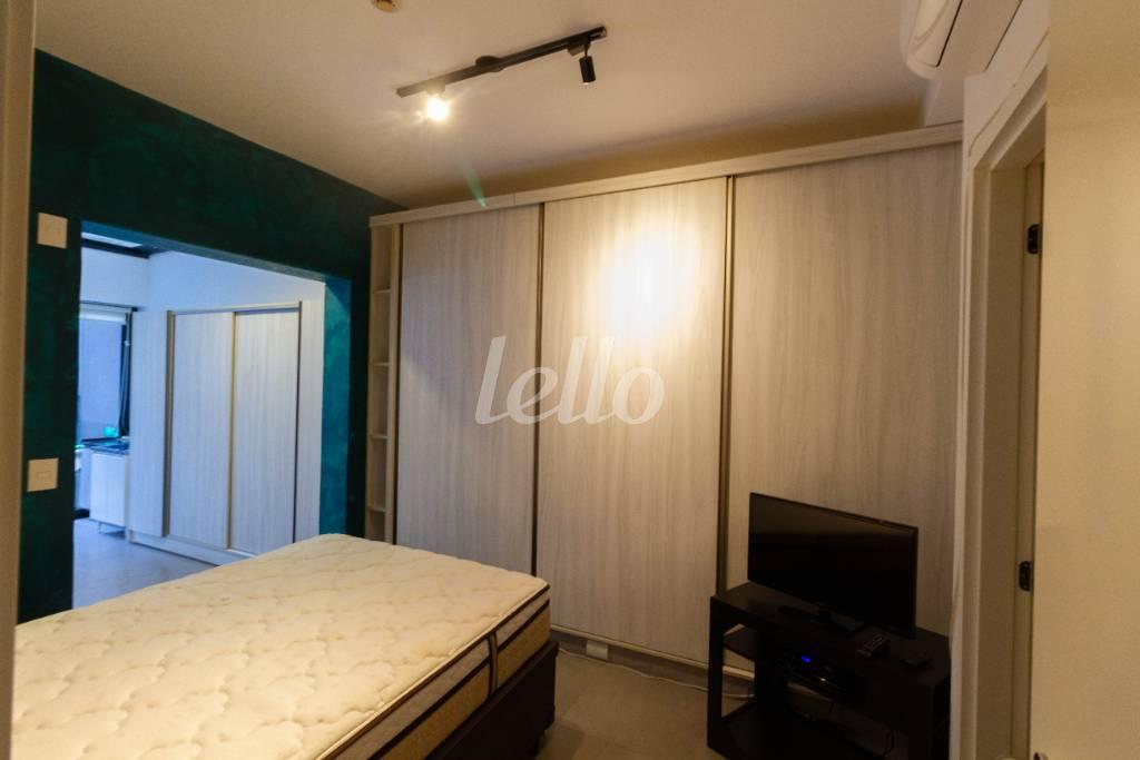 DORMITÓRIO 1 SUÍTE de Apartamento para alugar, Flat com 120 m², 2 quartos e 1 vaga em Pinheiros - São Paulo