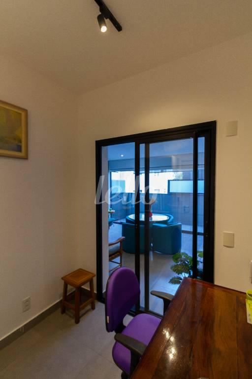 ESCRITÓRIO de Apartamento para alugar, Flat com 120 m², 2 quartos e 1 vaga em Pinheiros - São Paulo