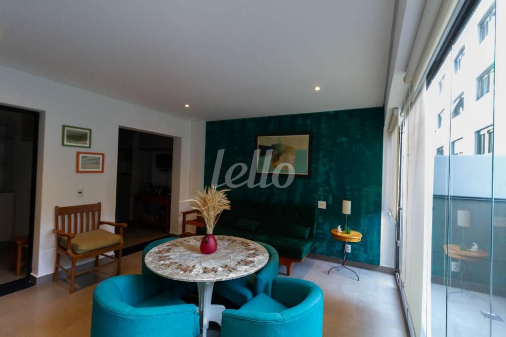 SALA de Apartamento para alugar, Flat com 120 m², 2 quartos e 1 vaga em Pinheiros - São Paulo