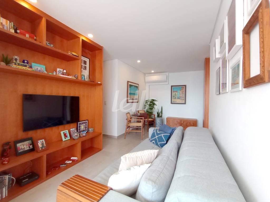 SALA de Apartamento à venda, Padrão com 83 m², 3 quartos e 2 vagas em Santo Amaro - São Paulo