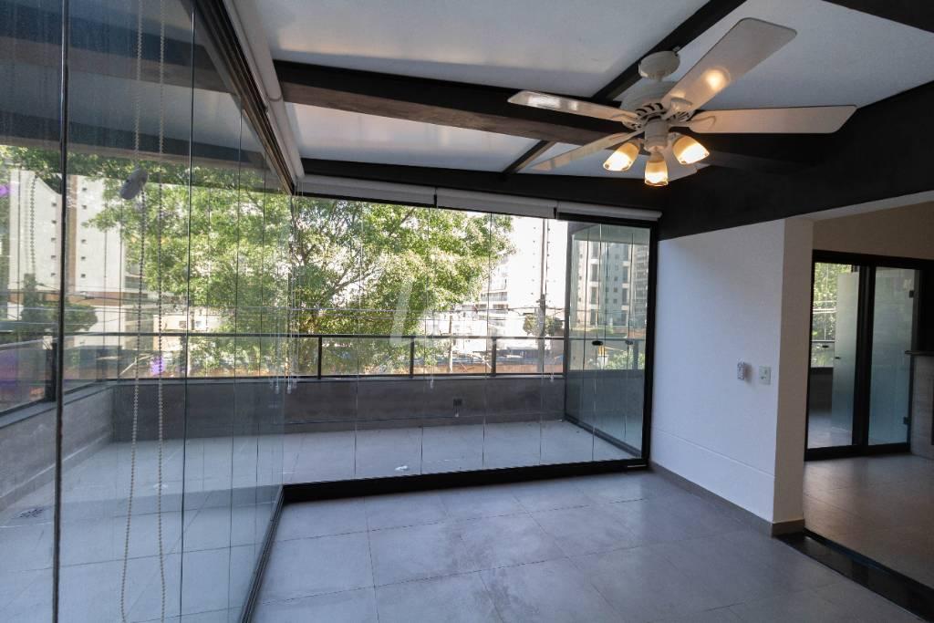 SALA DE ESTAR de Apartamento para alugar, Padrão com 180 m², 2 quartos e 2 vagas em Pinheiros - São Paulo