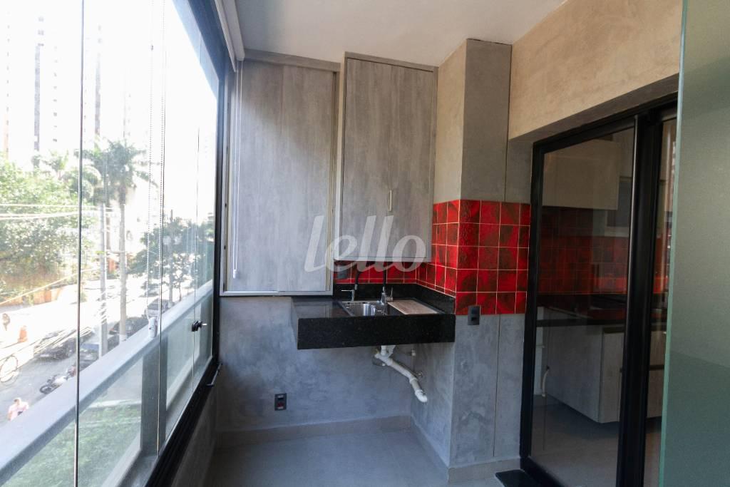 ÁREA DE SERVIÇO de Apartamento para alugar, Padrão com 180 m², 2 quartos e 2 vagas em Pinheiros - São Paulo