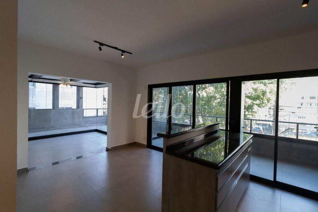 ENTRADA de Apartamento para alugar, Padrão com 180 m², 2 quartos e 2 vagas em Pinheiros - São Paulo