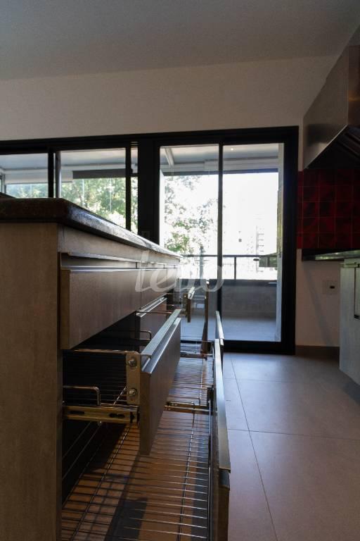 ARMÁRIOS de Apartamento para alugar, Padrão com 180 m², 2 quartos e 2 vagas em Pinheiros - São Paulo