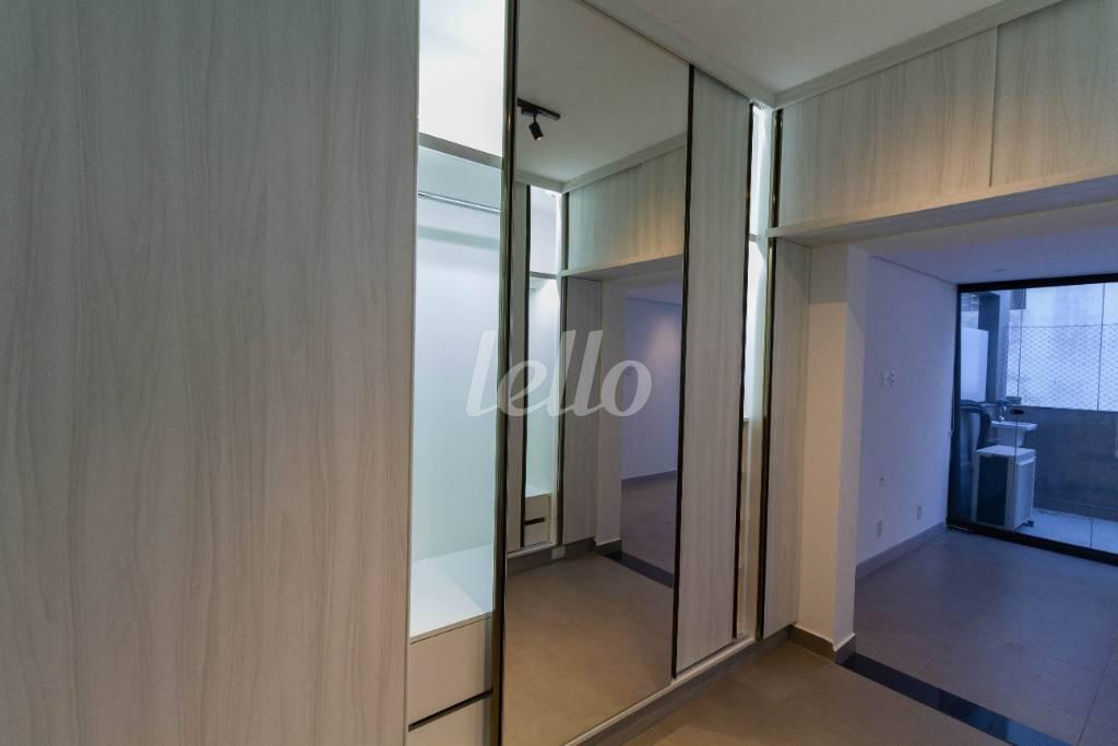 DORMITÓRIO 2 SUÍTE CLOSET de Apartamento para alugar, Padrão com 180 m², 2 quartos e 2 vagas em Pinheiros - São Paulo
