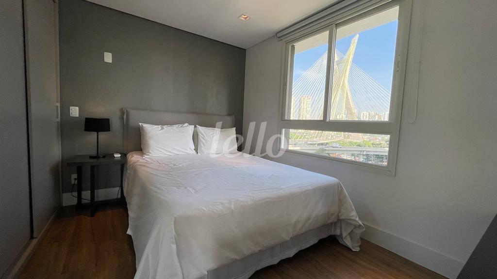 DORMITÓRIO de Apartamento para alugar, Padrão com 70 m², 1 quarto e 1 vaga em Cidade Monções - São Paulo