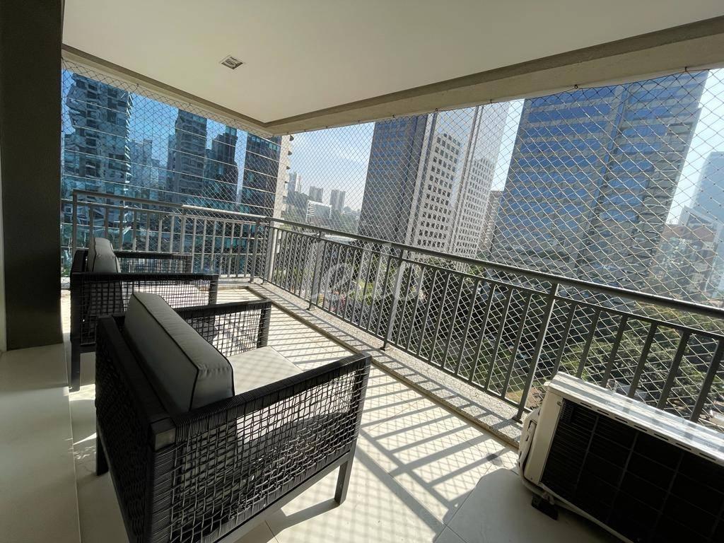 VARANDA de Apartamento para alugar, Padrão com 70 m², 1 quarto e 1 vaga em Cidade Monções - São Paulo