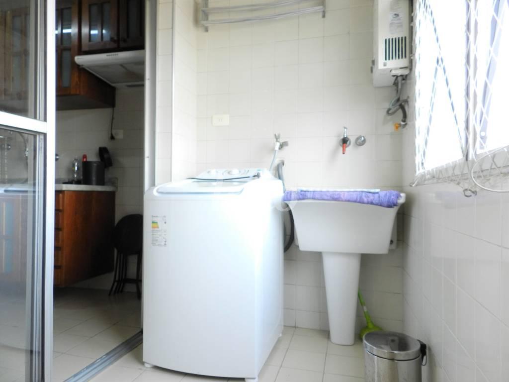ÁREA DE SERIVÇO de Apartamento à venda, Padrão com 65 m², 2 quartos e 1 vaga em Vila Nova Conceição - São Paulo