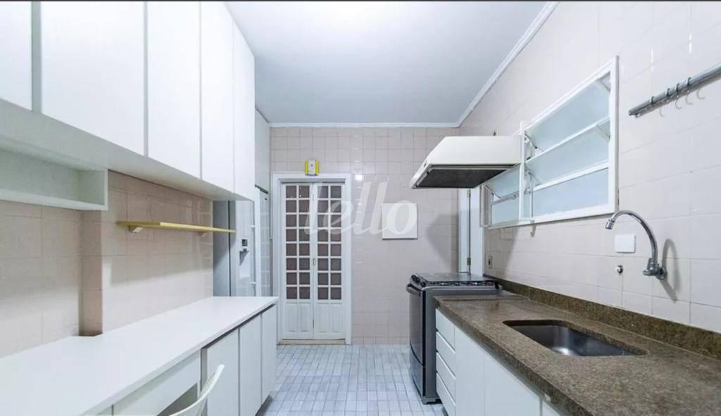 COZINHA de Apartamento à venda, Padrão com 135 m², 3 quartos e 2 vagas em Santa Cecília - São Paulo