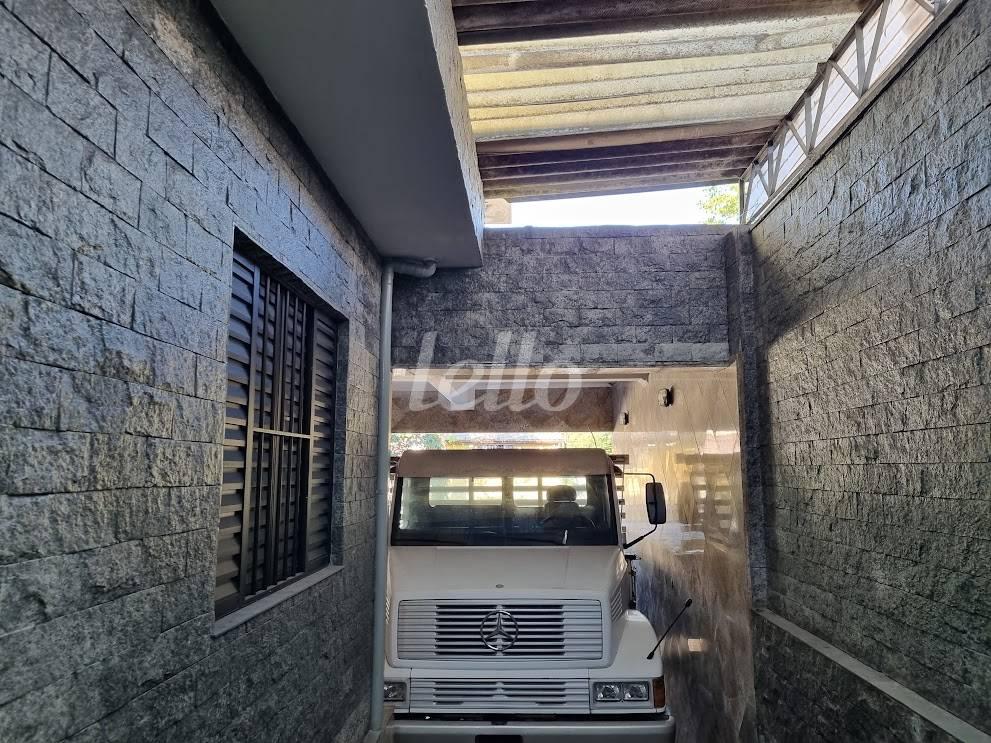 GARAGENS de Casa à venda, sobrado com 271 m², 3 quartos e 6 vagas em Parque Erasmo Assunção - Santo André