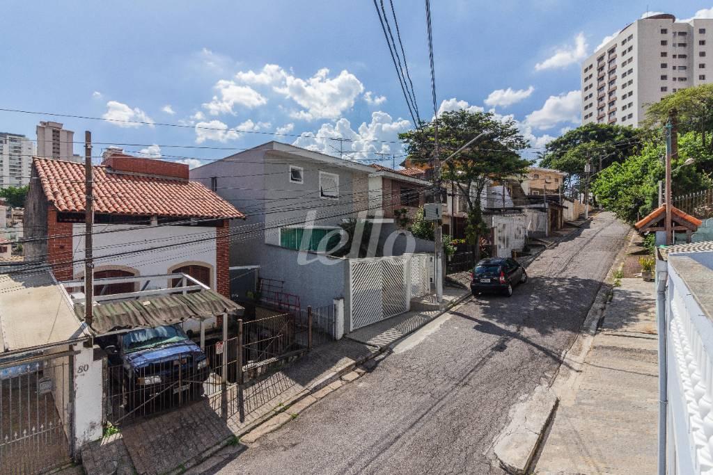 24 VISTA DA RUA 1 de Casa à venda, sobrado com 210 m², 4 quartos e 2 vagas em Jardim Picolo - São Paulo
